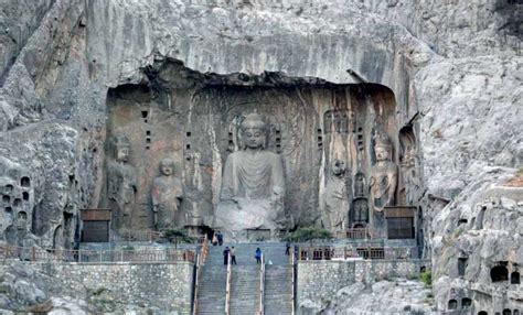 Longmen Grottoes – A Timeless Symphony of Stone and Spirit!