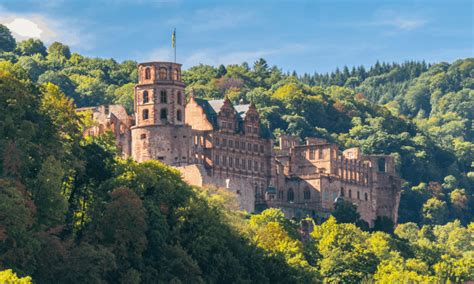 Heidelberg Castle: Majestic Ruins Overlooking a Picturesque Town!