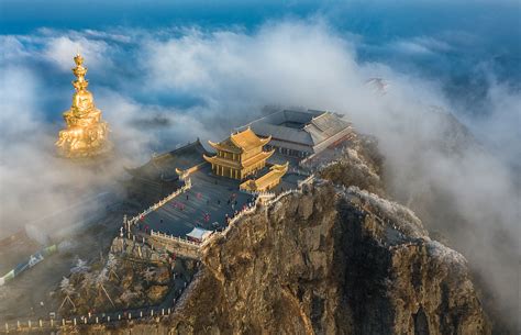 Mount Emei Scenic Area - Breathtaking Views and Spiritual Significance!