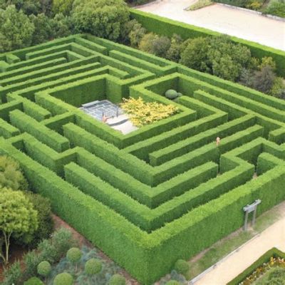 Queens Park Maze – A Labyrinthine Adventure for Curious Minds and Family Fun!