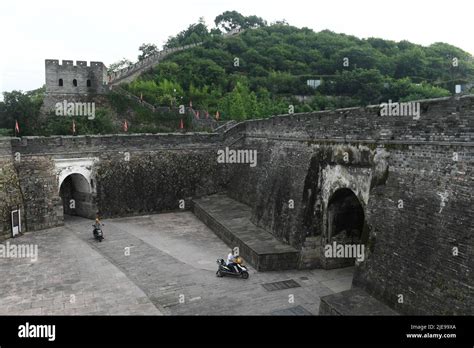 The Ancient City Walls of Taizhou! A Journey Through Time and Stone