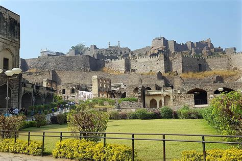 The Majestic Golconda Fort: An Echo of History and Architectural Wonder!