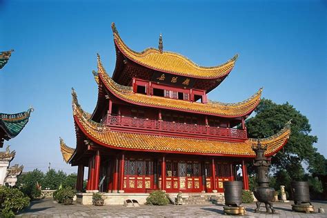  Yueyang Pavilion – A Towering Monument to History and Breathtaking Views!